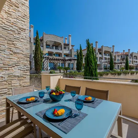 Apartamento Pine Hills Reva Santuary Modern Elegance By Interhome *