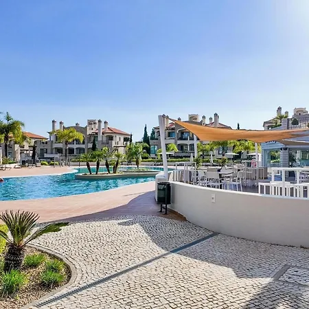 Pine Hills Reva Santuary Modern Elegance By Interhome Apartmán *