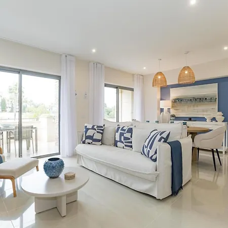 Pine Hills Reva Santuary Modern Elegance By Interhome *